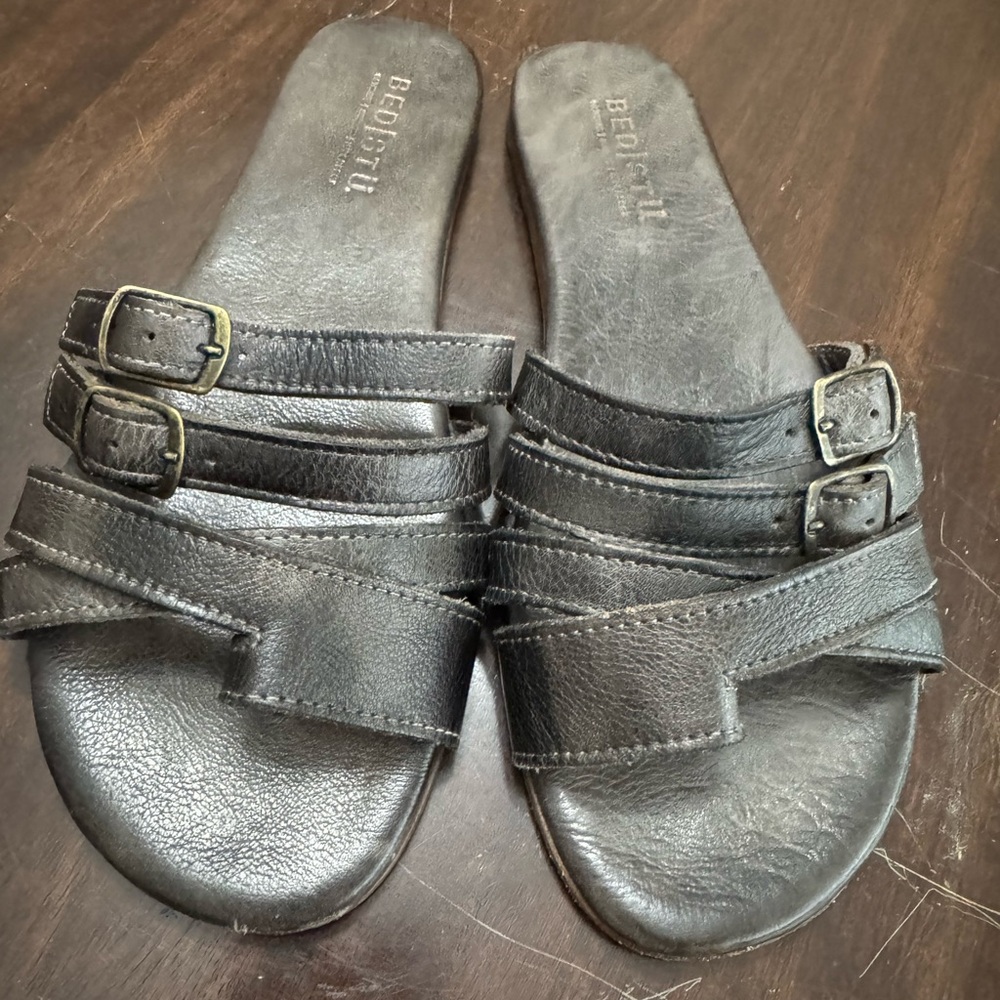 Bed Stu Black Leather Strappy Flat Sandals
